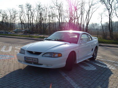 Ford Mustang Coupe 3,8